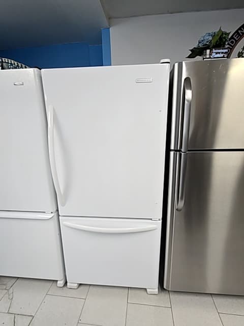 KitchenAid 30" Refrigerador con congelador inferior Blanco - Refrigeradora Reacondicionado