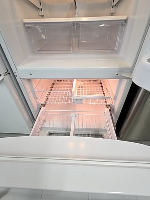 KitchenAid 30" Refrigerador con congelador inferior Blanco - Refrigeradora Reacondicionado 3