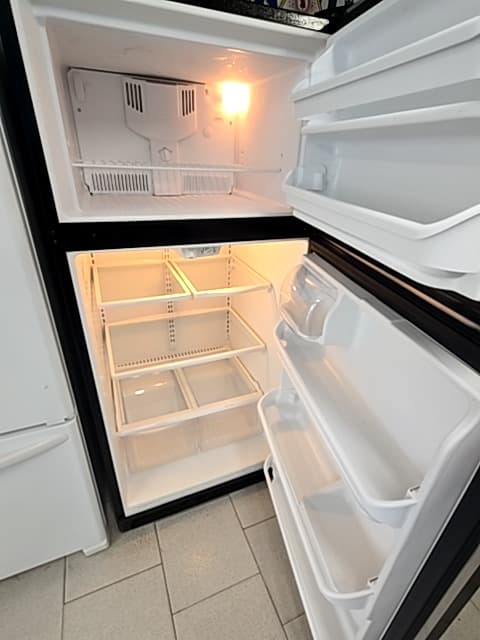 Frigidaire 30" Plateado - Refrigeradora Reacondicionado 4