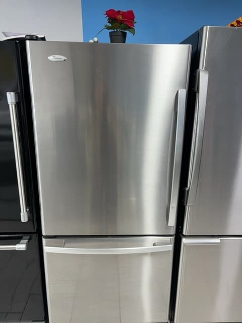 Whirlpool 30" Refrigerador con congelador inferior Plateado - Refrigeradora Reacondicionado