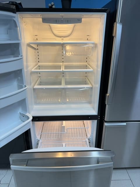 Whirlpool 30" Refrigerador con congelador inferior Plateado - Refrigeradora Reacondicionado 3