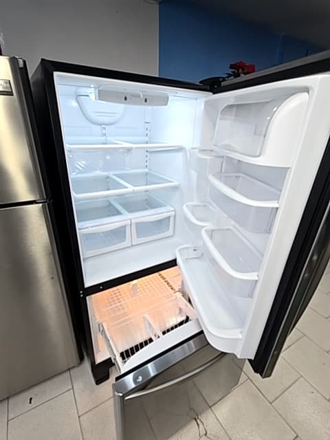 Kenmore 30" Bottom Freezer Refrigerator Silver - Refrigerator Refurbished 5