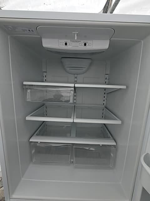 Amana 30" Refrigerador con congelador inferior Blanco - Refrigeradora Reacondicionado 2