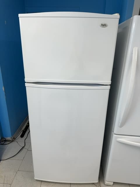 Inglis 28 Refrigerador con congelador superior Blanco - Refrigeradora Reacondicionado