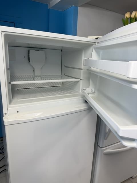 Inglis 28 Refrigerador con congelador superior Blanco - Refrigeradora Reacondicionado 3