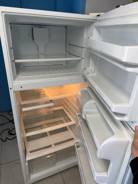 Inglis 28 Refrigerador con congelador superior Blanco - Refrigeradora Reacondicionado 4