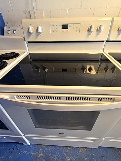 Whirlpool 30" Estufa eléctrica de vidrio Blanco - Estufa Reacondicionado