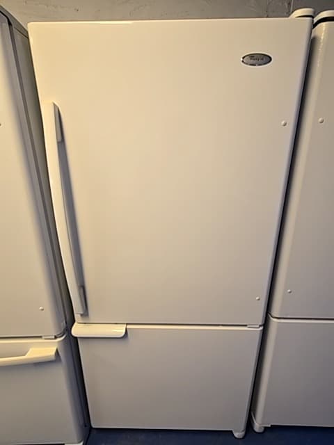 30" Bottom Freezer Refrigerator White - Refurbished 1