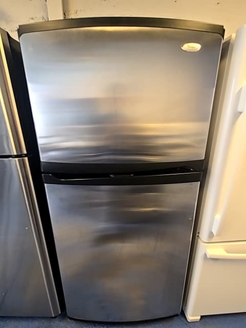 Whirlpool 30" Refrigerador con congelador superior Plateado - Refrigeradora Reacondicionado