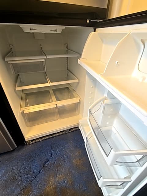 Whirlpool 30" Refrigerador con congelador superior Plateado - Refrigeradora Reacondicionado 3