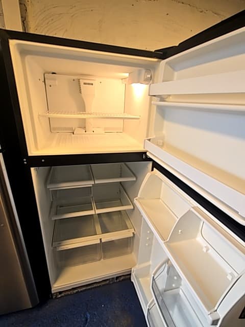 Whirlpool 30" Refrigerador con congelador superior Plateado - Refrigeradora Reacondicionado 4