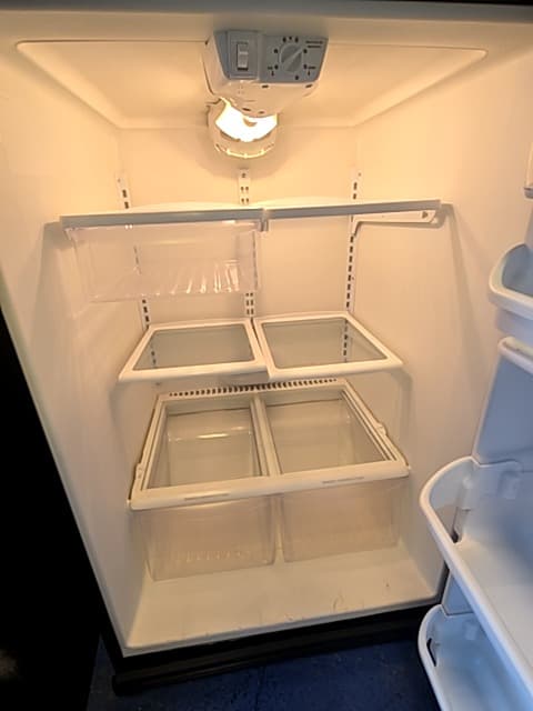 Frigidaire 30" Refrigerador con congelador superior Plateado - Refrigeradora Reacondicionado 3