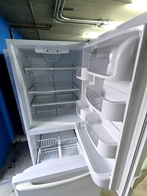 Maytag 30" Refrigerador con congelador inferior Blanco - Refrigeradora Reacondicionado 4