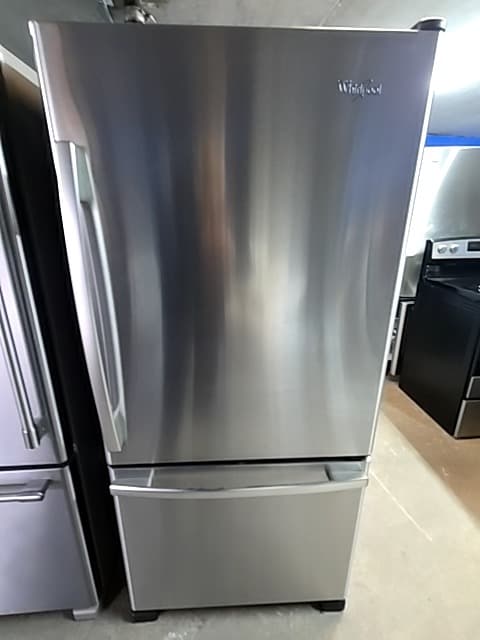 Whirlpool 30" Refrigerador con congelador inferior Plateado - Refrigeradora Reacondicionado