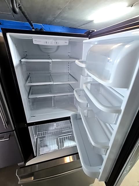 Whirlpool 30" Refrigerador con congelador inferior Plateado - Refrigeradora Reacondicionado 4