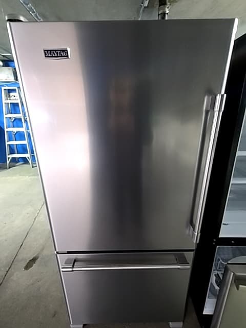 Maytag 30" Refrigerador con congelador inferior Plateado - Refrigeradora Reacondicionado