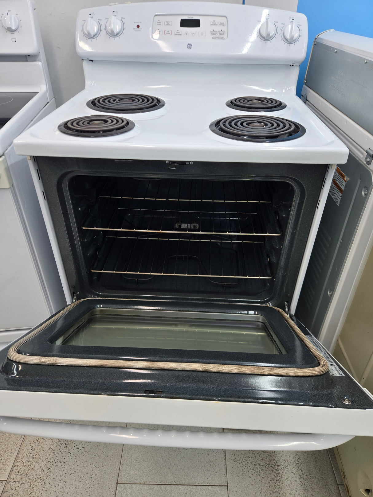 Cocina GE blanca RP007