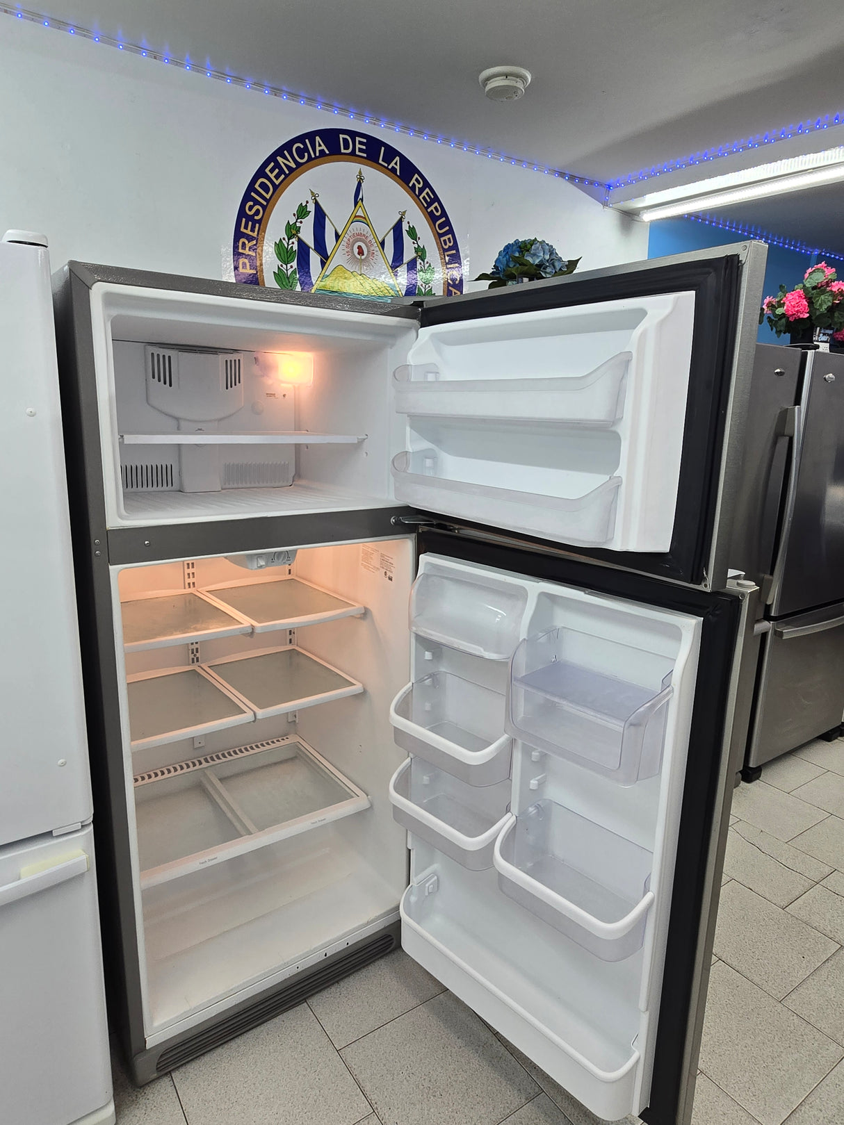 Refrigerador frigidaire RP18