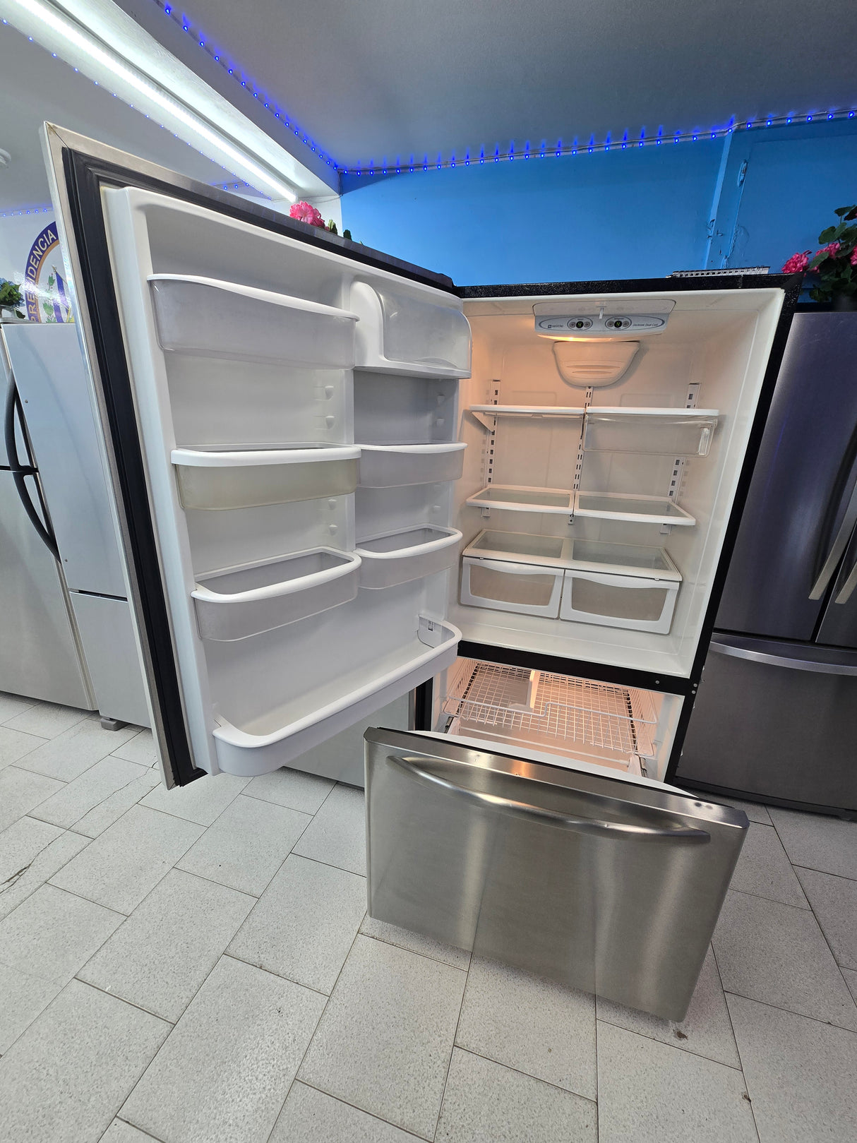 Refrigerador amana RP022